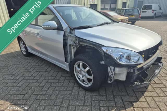 Hyundai i30 (2012) thumbnail 3