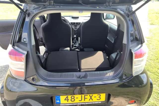 Toyota iQ (2009) thumbnail 6