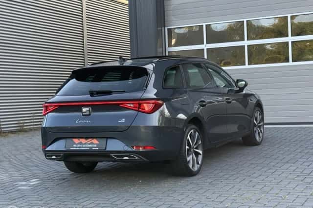 SEAT Leon (2021) thumbnail 2