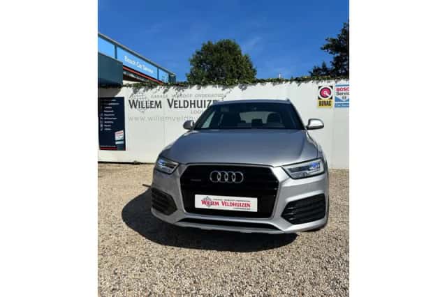 Audi Q3 (2016) thumbnail 2