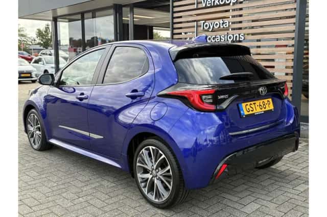 Toyota Yaris (2024) thumbnail 3