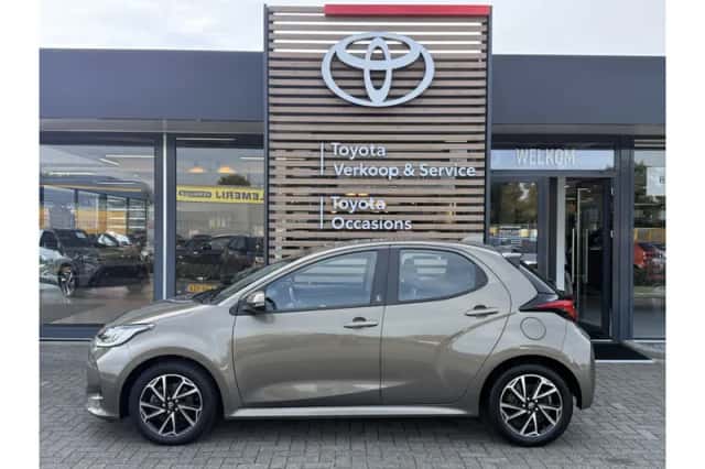 Toyota Yaris (2023) thumbnail 2
