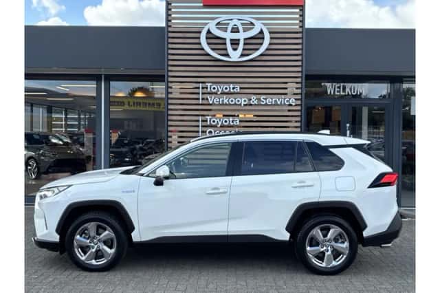 Toyota RAV4 (2020) thumbnail 2