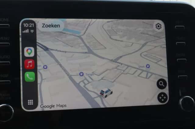 Toyota C-HR (2020) thumbnail 6