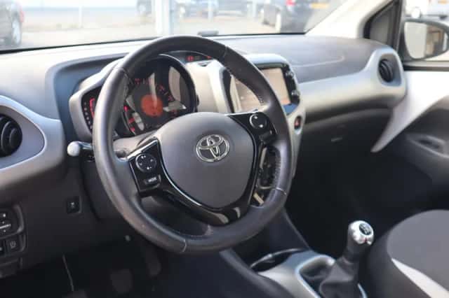 Toyota Aygo (2018) thumbnail 3
