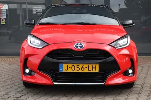 Toyota Yaris (2020) thumbnail 4