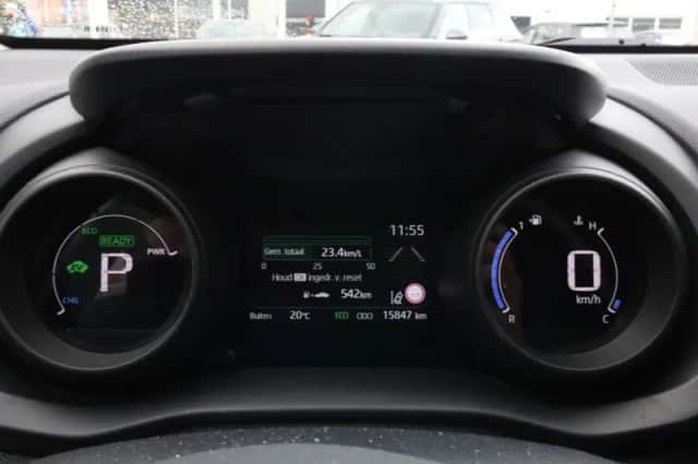 Toyota Yaris (2023) thumbnail 4