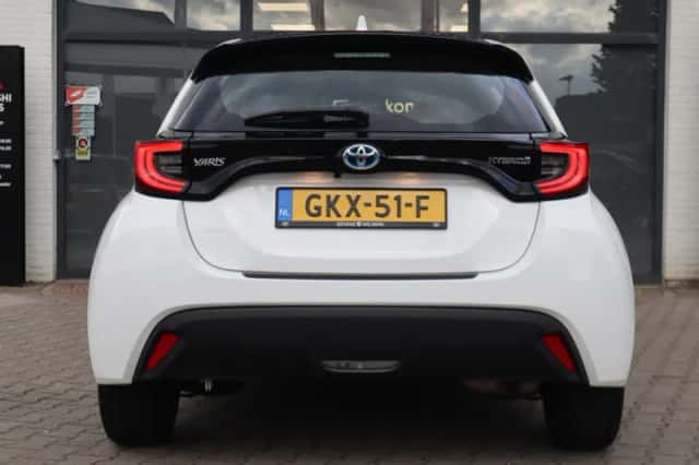 Toyota Yaris (2023) thumbnail 5