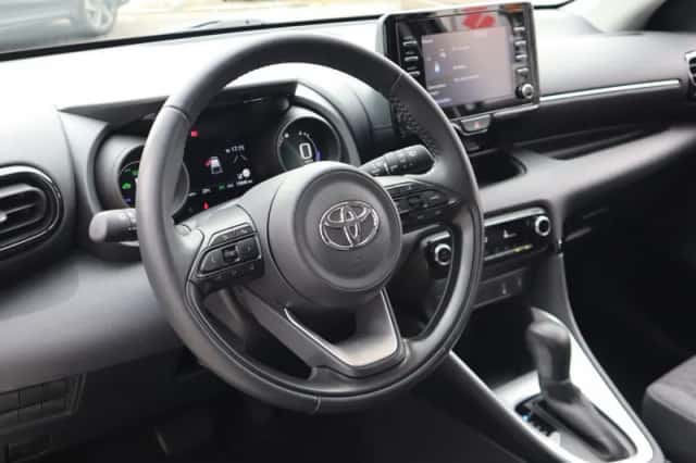Toyota Yaris (2023) thumbnail 6