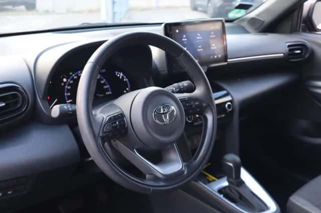 Toyota Yaris Cross (2023) thumbnail 3