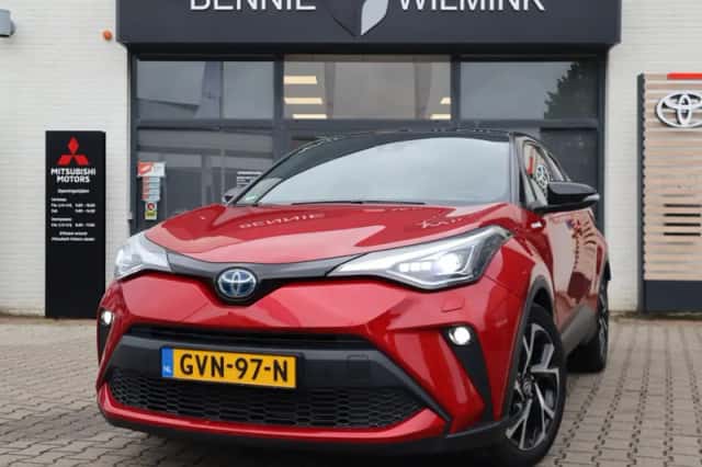 Toyota C-HR (2021) thumbnail 1