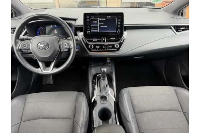 Toyota Corolla (2021) thumbnail 2