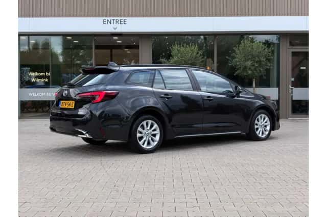 Toyota Corolla (2024) thumbnail 3