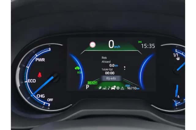 Toyota RAV4 (2023) thumbnail 6