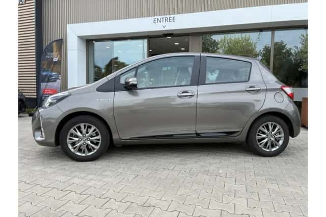Toyota Yaris (2018) thumbnail 2
