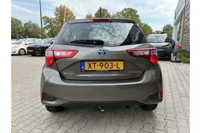 Toyota Yaris (2018) thumbnail 4