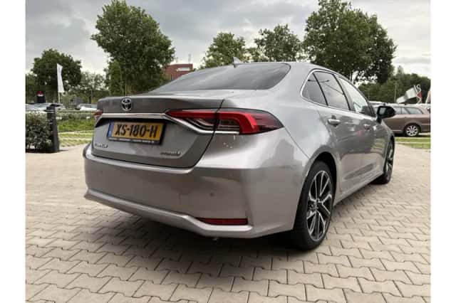 Toyota Corolla (2019) thumbnail 3