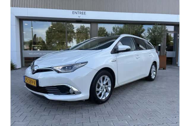Toyota Auris (2017) thumbnail 1