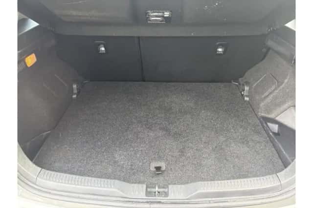 Toyota Auris (2013) thumbnail 6