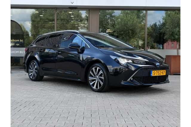 Toyota Corolla (2023) thumbnail 2
