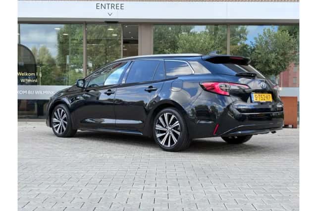Toyota Corolla (2023) thumbnail 3