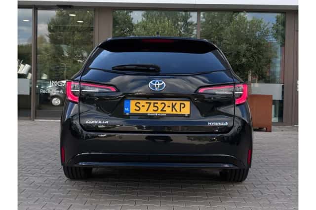 Toyota Corolla (2023) thumbnail 5