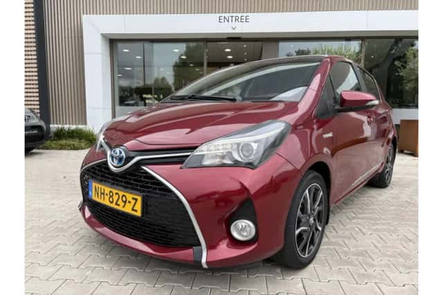 Toyota Yaris (2017) thumbnail 1