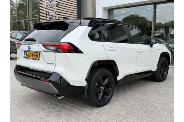 Toyota RAV4 (2020) thumbnail 3