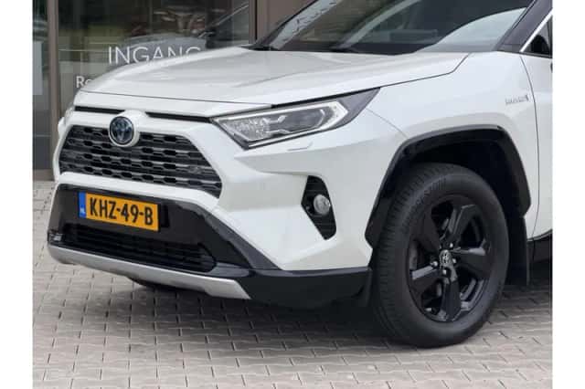 Toyota RAV4 (2020) thumbnail 6