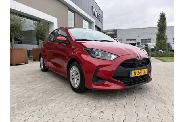 Toyota Yaris (2022) thumbnail 2