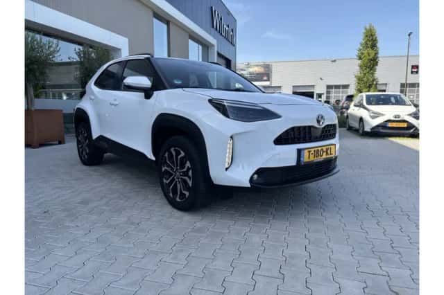 Toyota Yaris Cross (2022) thumbnail 2