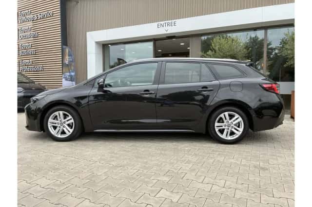 Toyota Corolla (2023) thumbnail 2