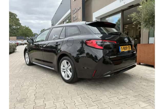 Toyota Corolla (2023) thumbnail 3