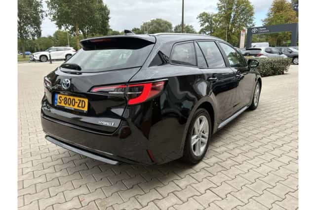Toyota Corolla (2023) thumbnail 4