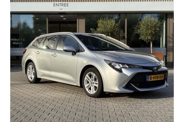 Toyota Corolla (2022) thumbnail 2
