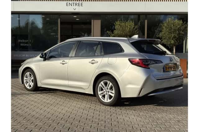 Toyota Corolla (2022) thumbnail 3