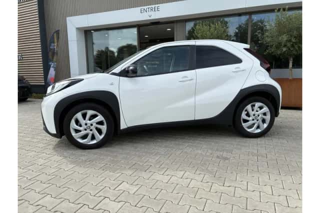 Toyota Aygo X (2022) thumbnail 2