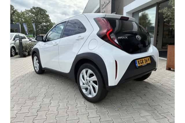Toyota Aygo X (2022) thumbnail 3