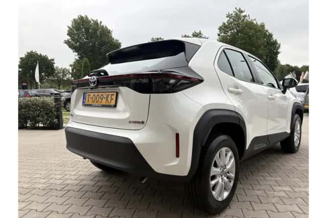Toyota Yaris Cross (2023) thumbnail 3