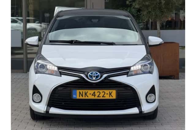 Toyota Yaris (2017) thumbnail 4