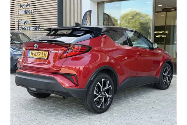 Toyota C-HR (2020) thumbnail 3