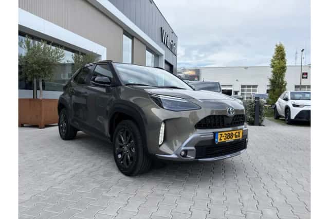 Toyota Yaris Cross (2024) thumbnail 2
