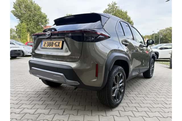 Toyota Yaris Cross (2024) thumbnail 3