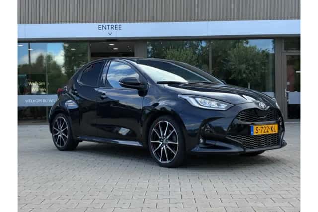 Toyota Yaris (2023) thumbnail 2