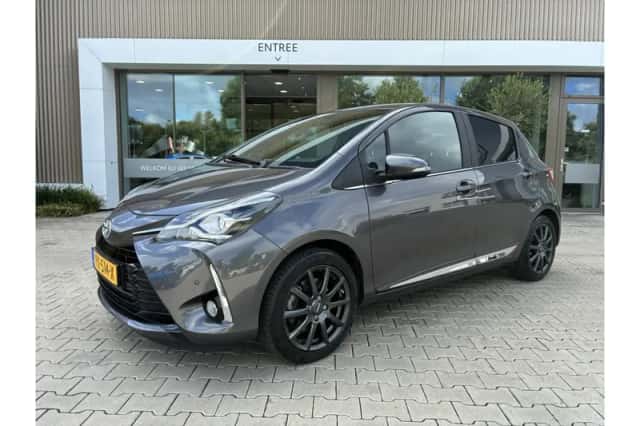 Toyota Yaris (2017) thumbnail 1
