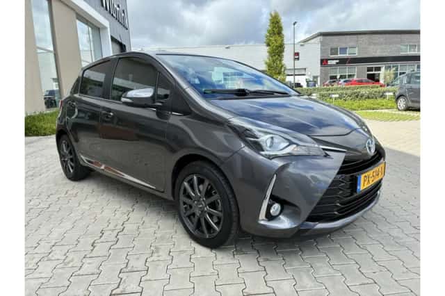 Toyota Yaris (2017) thumbnail 5