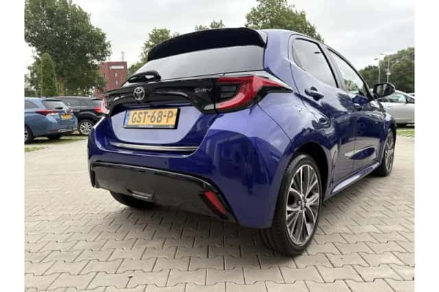 Toyota Yaris (2024) thumbnail 3