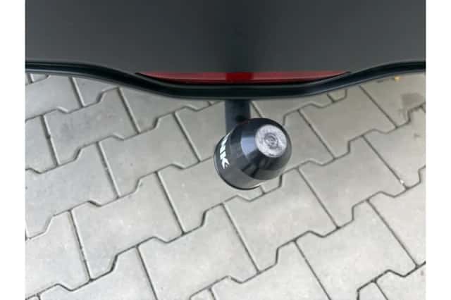 Toyota C-HR (2019) thumbnail 6