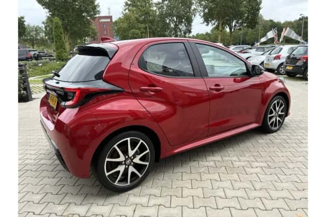 Toyota Yaris (2022) thumbnail 4