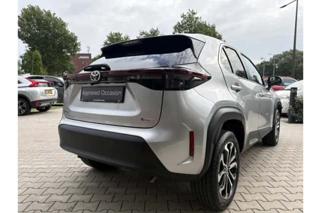 Toyota Yaris Cross (2024) thumbnail 3